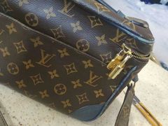 -莱靓奢侈品洗护改衣店(新世界百货崇文店)