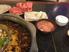 耗儿鱼-邓莽子老火锅(中兴路总店)