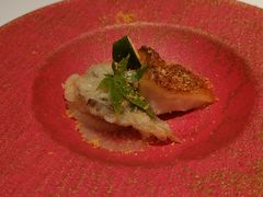 炭烤金吉鱼搭配乌鱼籽-AZUR聚(香格里拉饭店)