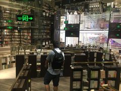 -钟书阁(群光广场店)