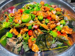 爆炒牛蛙-江渔儿酸菜鱼·拔草餐厅(虎门君乐汇店)
