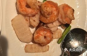 Black Chicken Mushroom and Yam Stir-fried Shrimp Balls