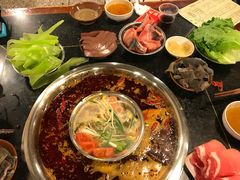 -邓莽子老火锅(中兴路总店)
