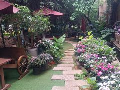 -月亮眼花园餐厅书吧酒吧