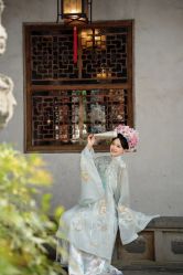 -两间半汉服工作室(平江路店)