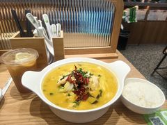 砂锅金汤酸菜鱼-甲乙饼·北京手工肉饼(西直门凯德茂店)