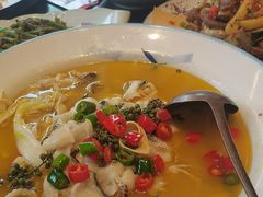 -川流不息·地道川菜·小龙虾(松东路店)