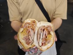 -Bánh Mì Huynh Hoa