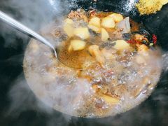 小鸡炖蘑菇-炮爷东北铁锅炖(棠安路店)