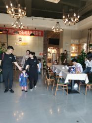 -江阴偶来路儿童摄影(江阴市新体育中心体育场店)