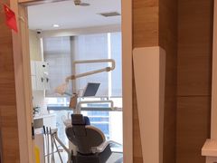 -极光口腔·矫正种植修复(锦江店)