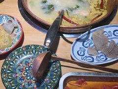 -洱火云南酸菜牛肉火锅(石景山当代商城店)