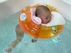 -蓝鲸奇亲子游泳俱乐部