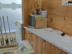 -上海仁爱医院口腔科 · 种植