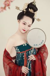 点击看大图 -盘子女人坊古装写真摄影(深圳店)