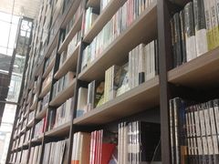 -钟书阁(群光广场店)