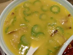 -渝信川菜 · 川味家常菜(财富购物中心店)