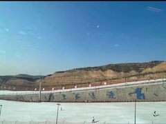 -采薇庄园四季滑雪场