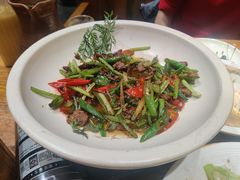 -老滇山寨•云南特色菜•地方菜•民族风情歌舞表演(金碧店)