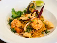 -Chom Cafe and Restaurant