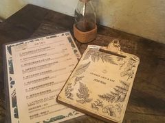 -layback cafe & bar