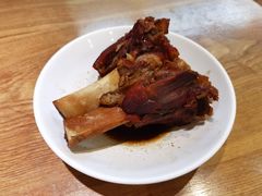 金牌酱棒骨-上关雪東北菜(中房金谊店)