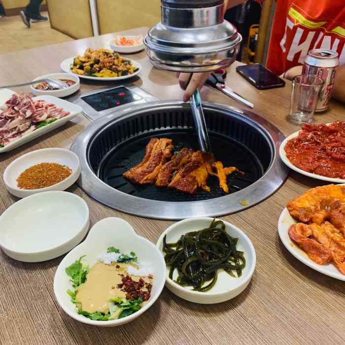 牛博士冷面店烤肉-"94位置在文竹家园的南门边上,是个很多年.