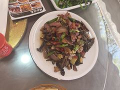 -土砂锅生态山庄·非遗砂锅雅鱼