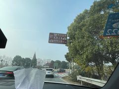 -朱家角影剧院-地面停车场