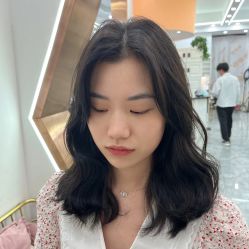 点击看大图 -V8潮牌·接发烫染连锁