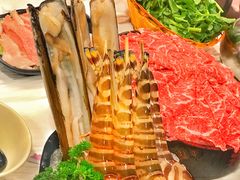 -鲜入围煮花胶鸡海鲜火锅