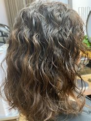 -FRIDAY星期五专业美发沙龙