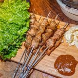 三五好友，撸串喝酒