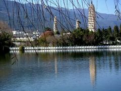 -三塔倒影公园