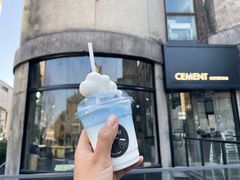 蓝天白云奶-CEMENT·coffee bar (凤凰创意园店)