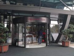 -上海滴水湖皇冠假日酒店