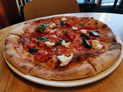 -城市大道红炉披萨烘焙坊