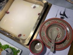 -尚尚仙·酸汤猪手·猪肚鸡火锅(华联万柳购物中心店)