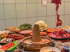 -洞庭洲·防空洞火锅·烧烤·铜锅涮肉(新百广场店)