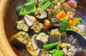 Stir-fried Eel Pot