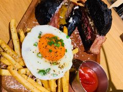 27&nbsp;牛肉汉堡-HELLO 27 意面·沙拉·帕尼尼