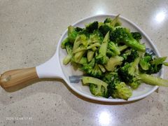 蒜蓉西蓝花-岳姥姥饺子(泺文路店)