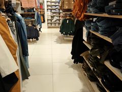 -优衣库(石家庄裕华万达广场店)