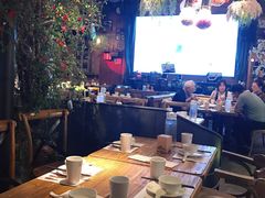 大堂-胡桃里音乐餐厅(陶溪川店)(川湘赣菜·世界百大酒庄直供红酒·音乐表演)