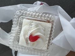 -红宝石·鲜奶小方·海派西点房(金杨店)