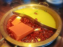-小天鹅火锅·一线江景洪鼎旗舰店(洪崖洞店)