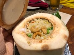 -卷心菜和避孕套餐厅(Pattaya)