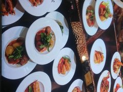 -雍容荟帝王蟹活龙虾展台自助(IFS黑金店)