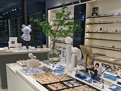 -视野联行眼镜·蔡司·尼康·豪雅·依视路(青浦宝龙店)