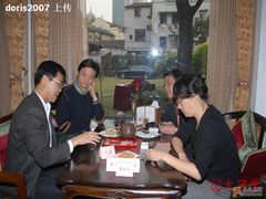 著名节目主持人崔永元在大可堂-大可堂普洱茶馆(襄阳南路馆)